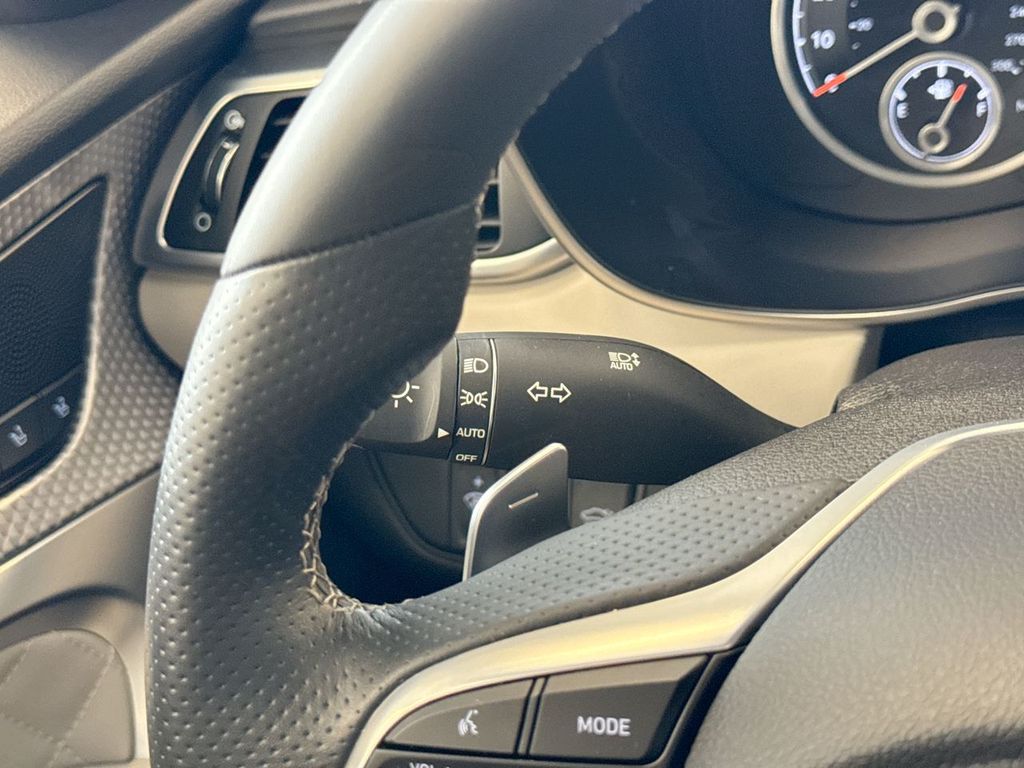 Thumbnail: 2023 Genesis G70 - 32