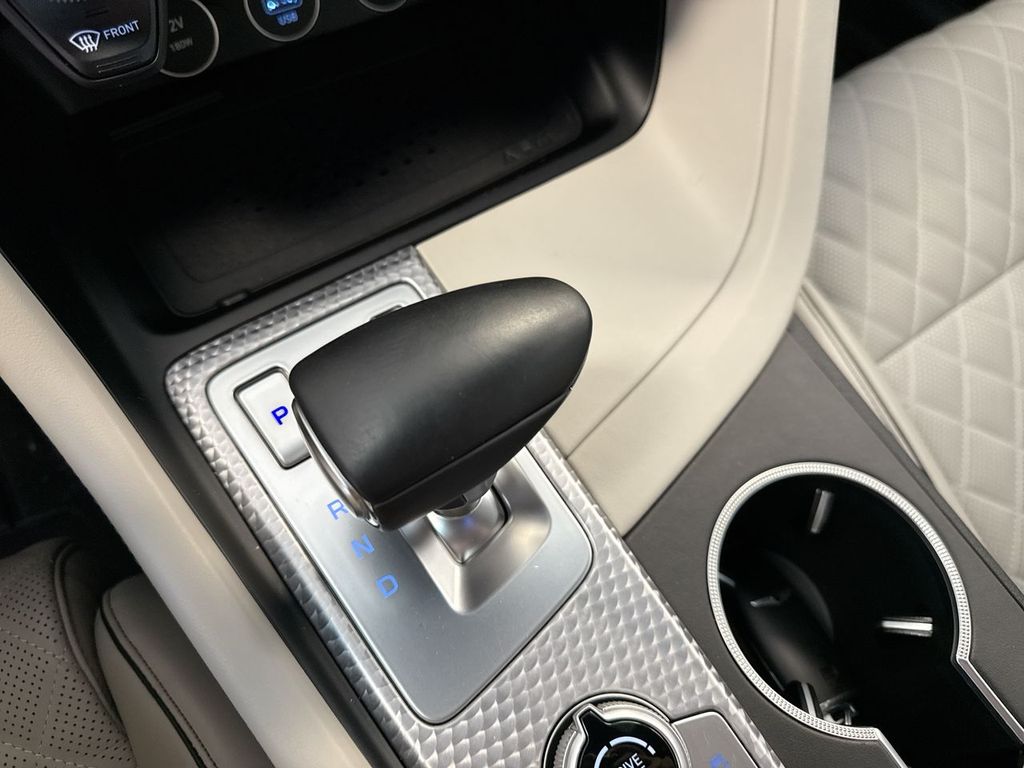 Thumbnail: 2023 Genesis G70 - 16