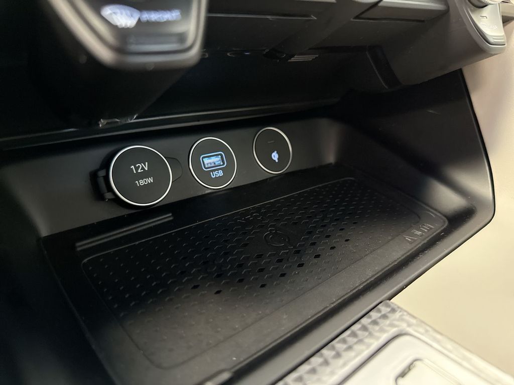 Thumbnail: 2023 Genesis G70 - 34