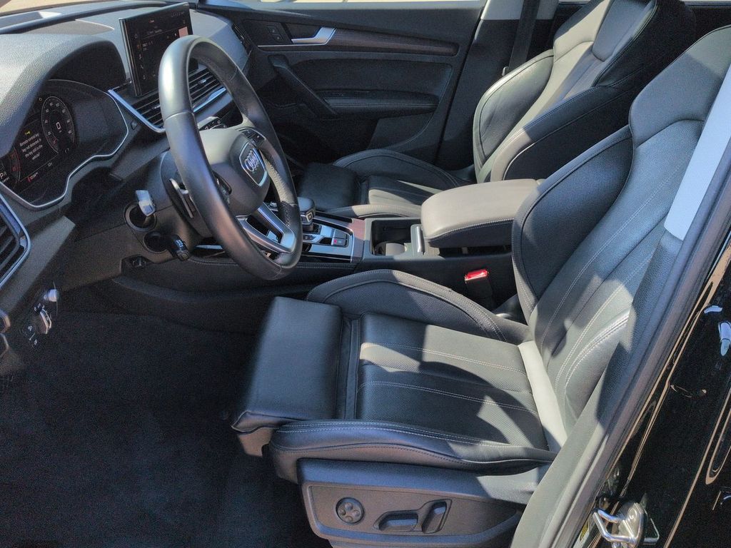 Thumbnail: 2021 Audi Q5 - 10