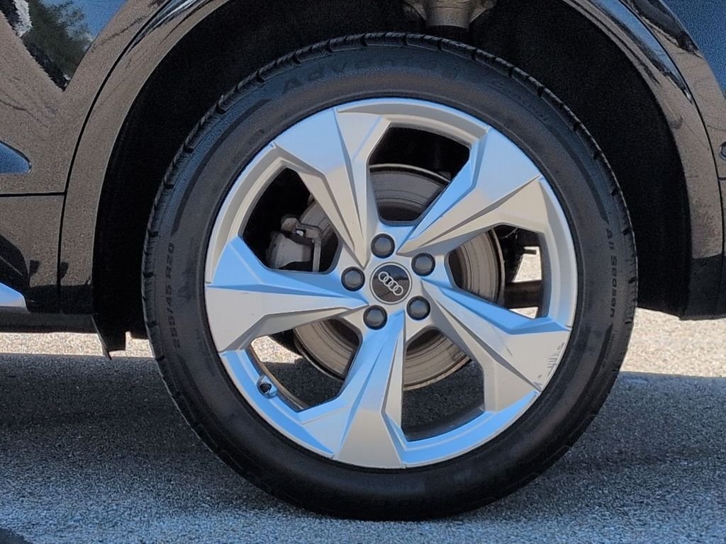 Thumbnail: 2021 Audi Q5 - 8