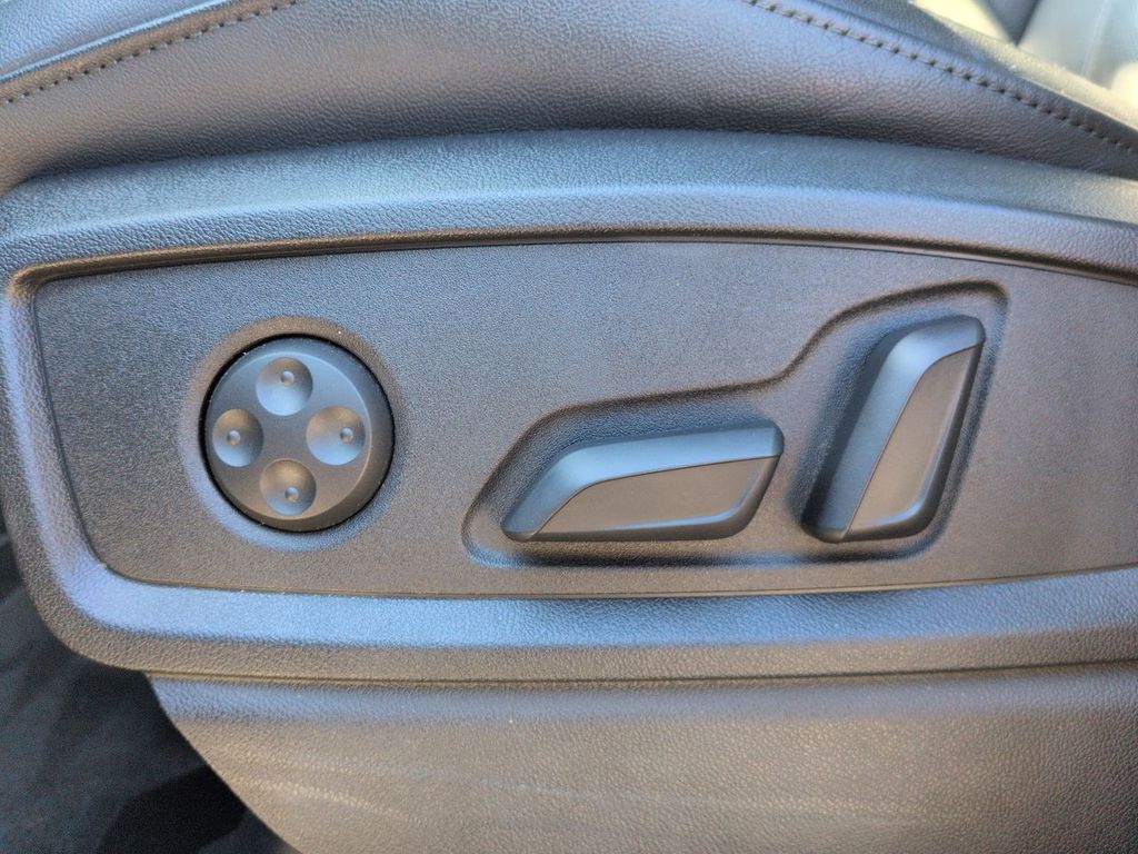 Thumbnail: 2021 Audi Q5 - 25