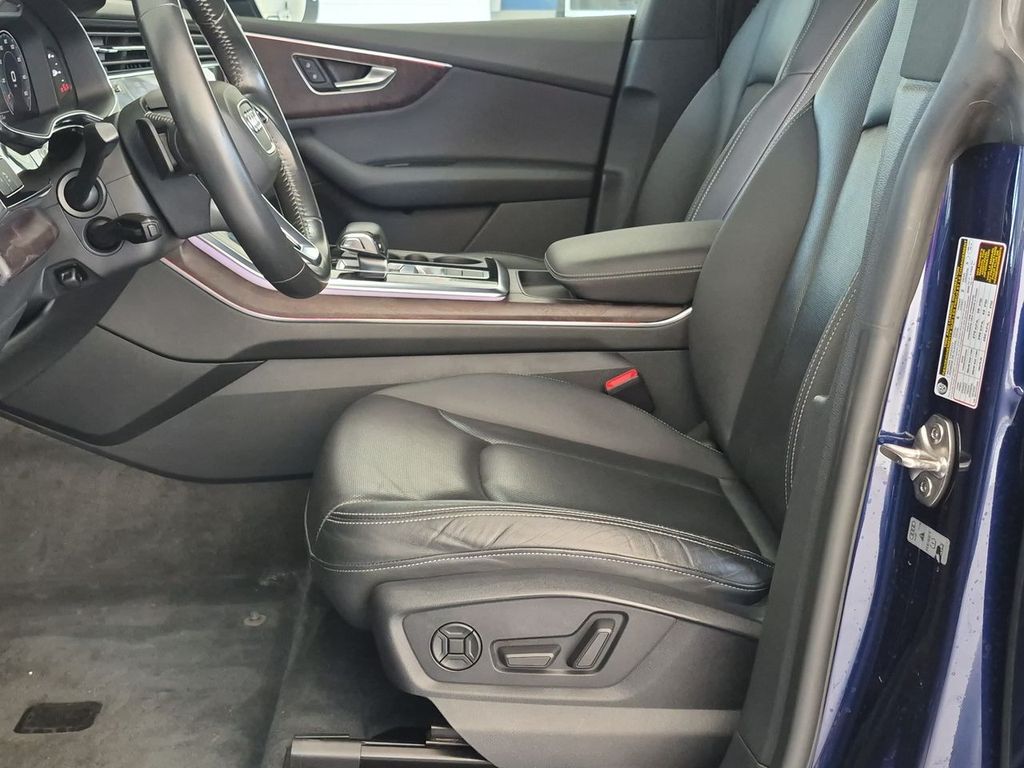 Thumbnail: 2019 Audi Q8 - 10