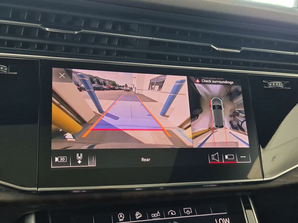 Thumbnail: 2019 Audi Q8 - 34