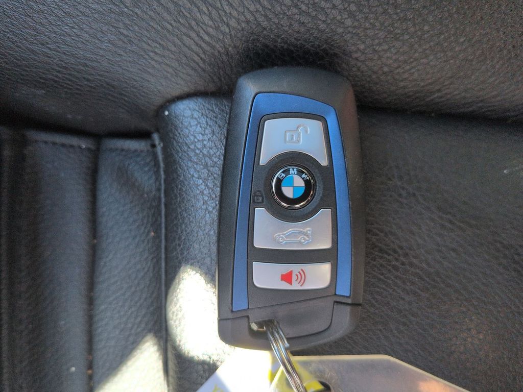 Thumbnail: 2014 BMW 3 Series - 17