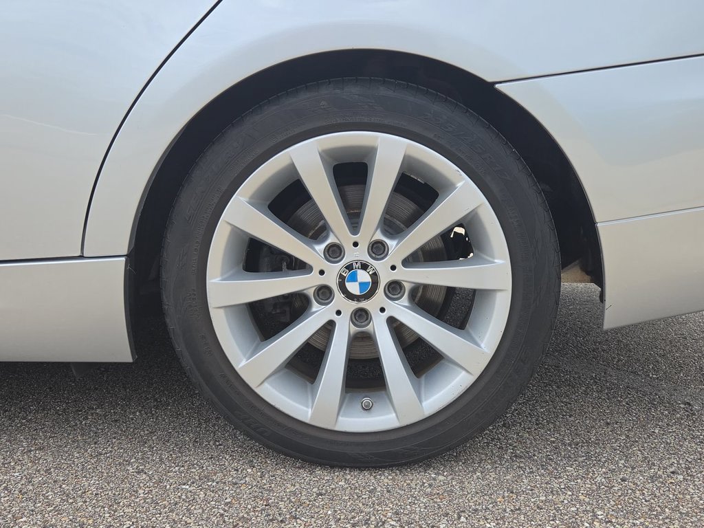 Thumbnail: 2011 BMW 3 Series - 8