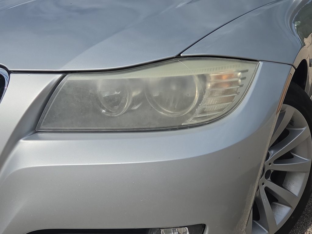 Thumbnail: 2011 BMW 3 Series - 23