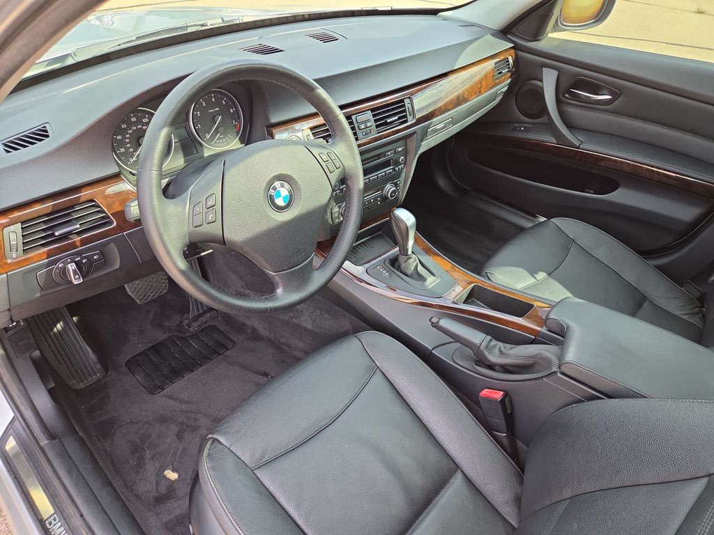 Thumbnail: 2011 BMW 3 Series - 2