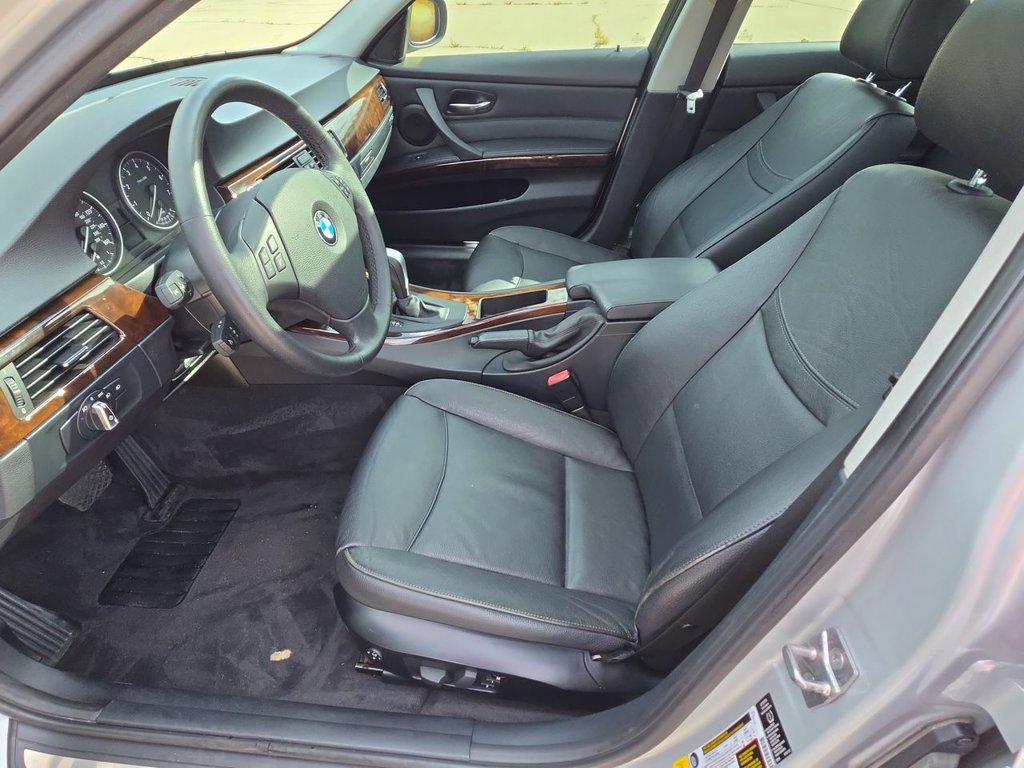 Thumbnail: 2011 BMW 3 Series - 10
