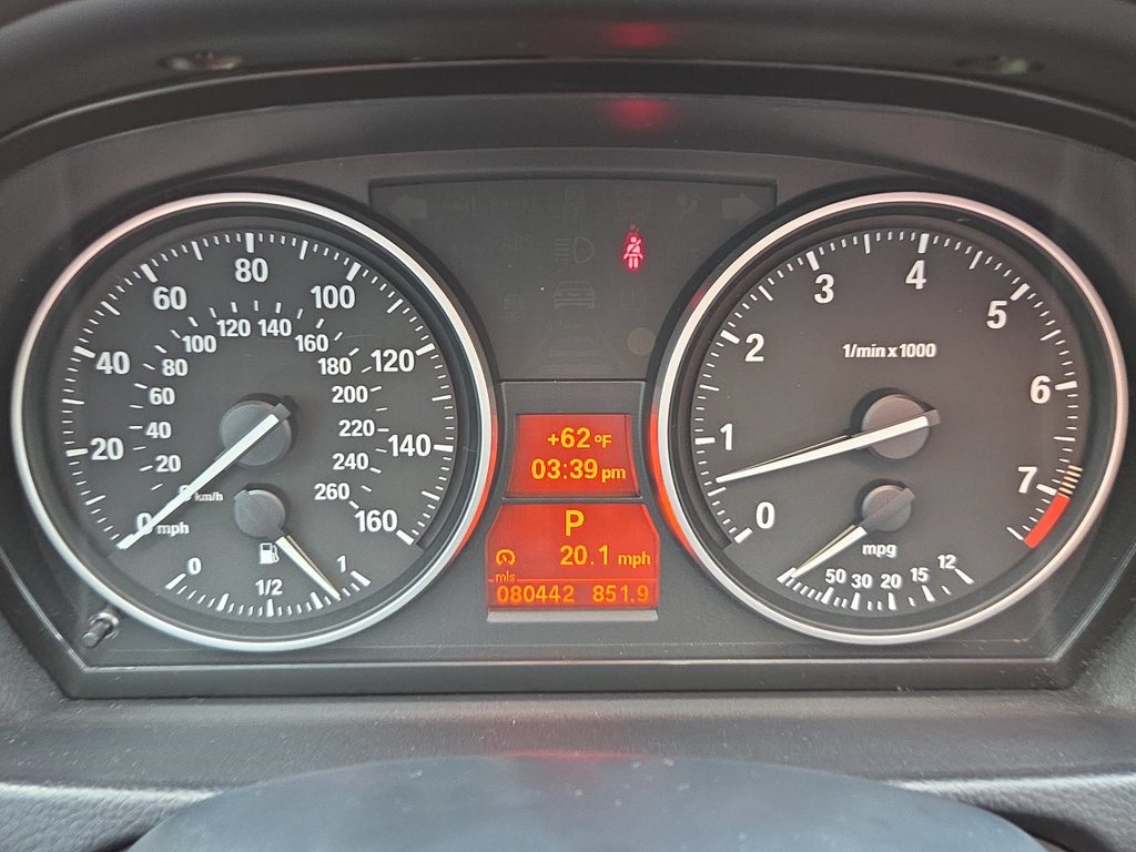 Thumbnail: 2011 BMW 3 Series - 16