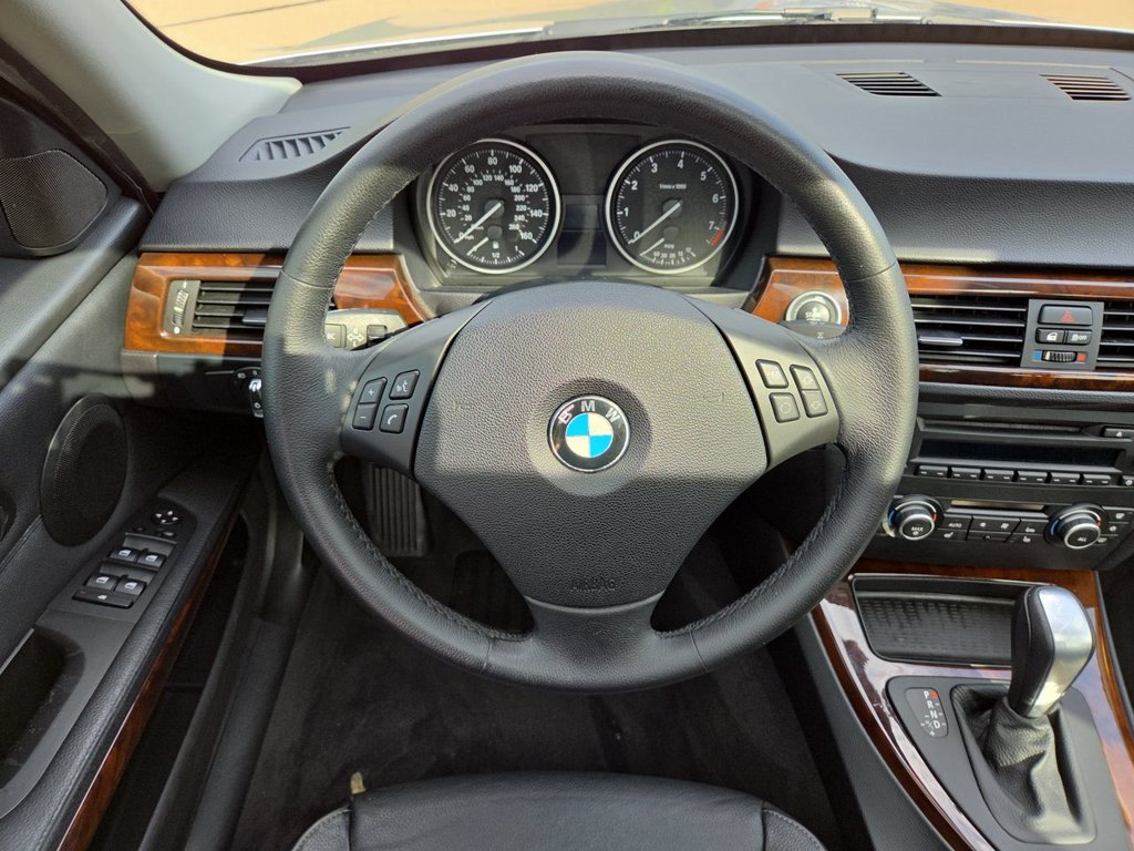 Thumbnail: 2011 BMW 3 Series - 13