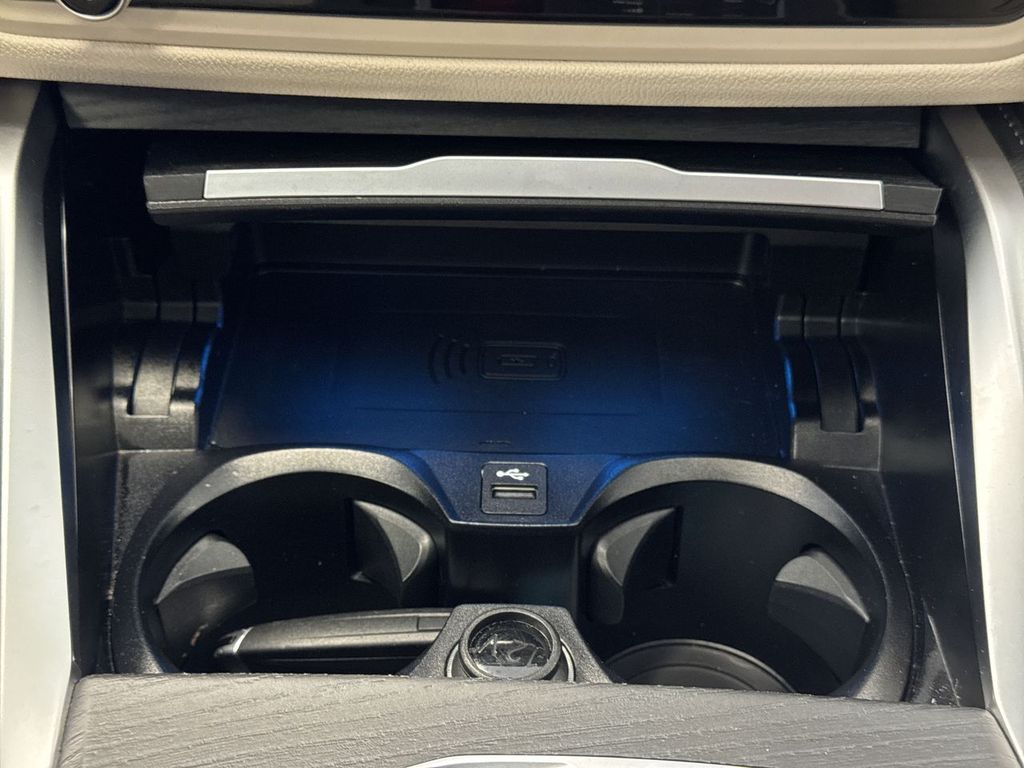 Thumbnail: 2025 BMW i4 - 16