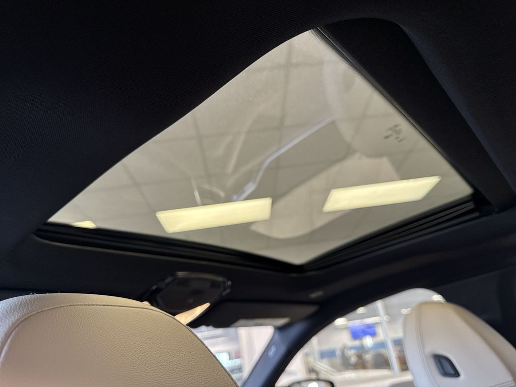 Thumbnail: 2025 BMW i4 - 26