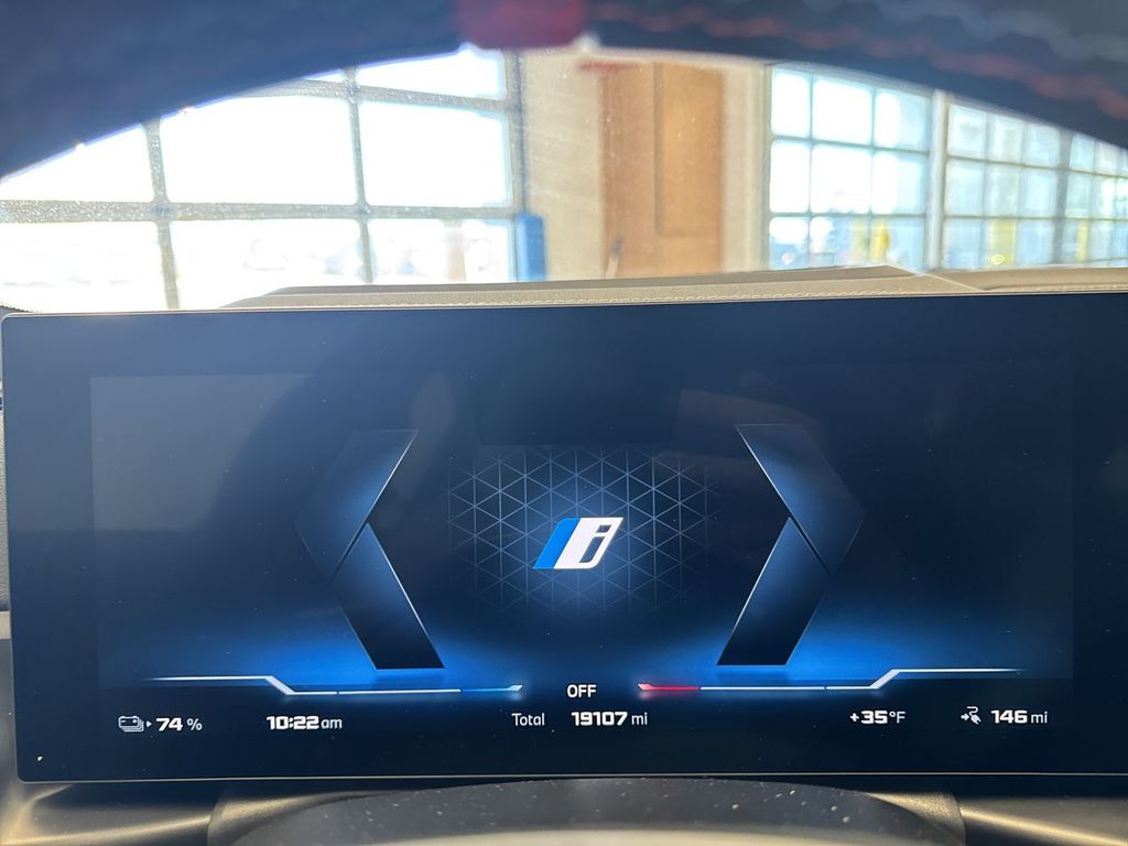 Thumbnail: 2025 BMW i4 - 34