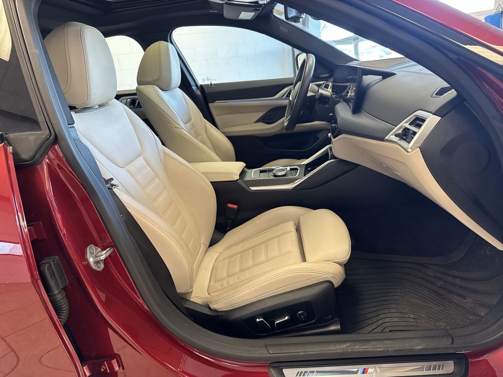 Thumbnail: 2025 BMW i4 - 11