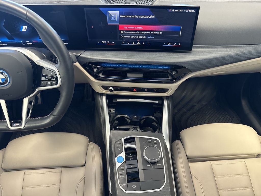 Thumbnail: 2025 BMW i4 - 13