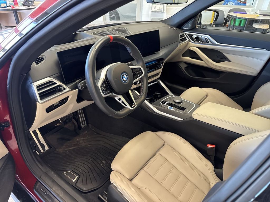 Thumbnail: 2025 BMW i4 - 2