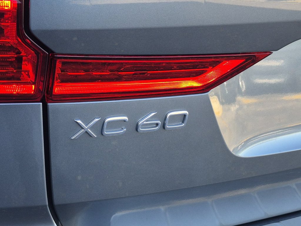 Thumbnail: 2020 Volvo XC60 - 7