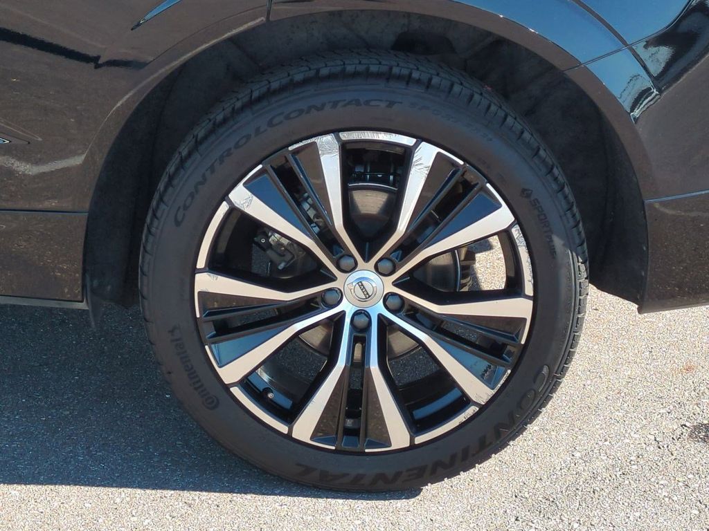 Thumbnail: 2024 Volvo XC60 - 8