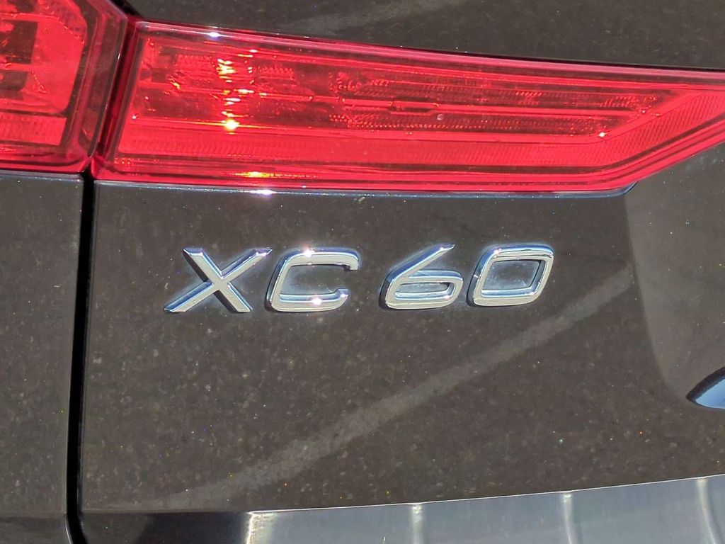 Thumbnail: 2024 Volvo XC60 - 24