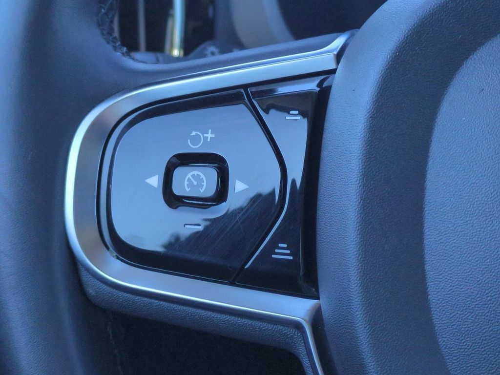 Thumbnail: 2024 Volvo XC60 - 30