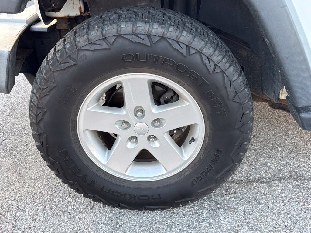 Thumbnail: 2016 Jeep Wrangler - 8