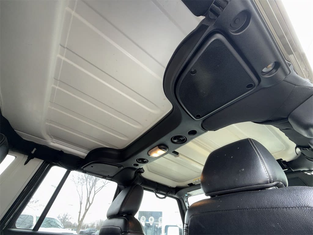 Thumbnail: 2015 Jeep Wrangler - 22