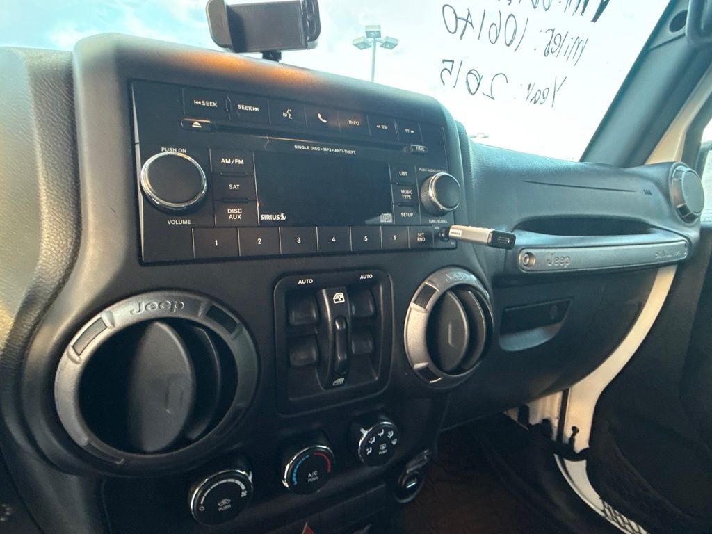 Thumbnail: 2015 Jeep Wrangler - 11