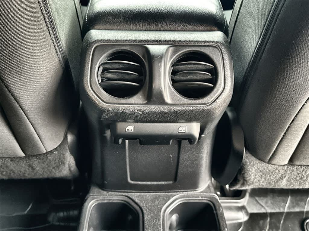 Thumbnail: 2018 Jeep Wrangler - 23