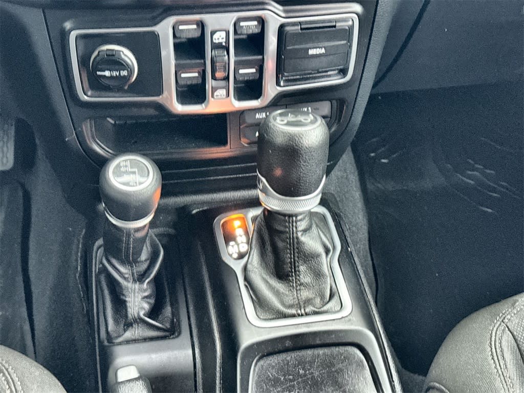 Thumbnail: 2018 Jeep Wrangler - 15