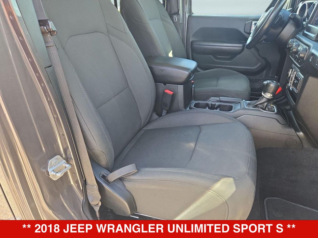 Thumbnail: 2018 Jeep Wrangler - 11