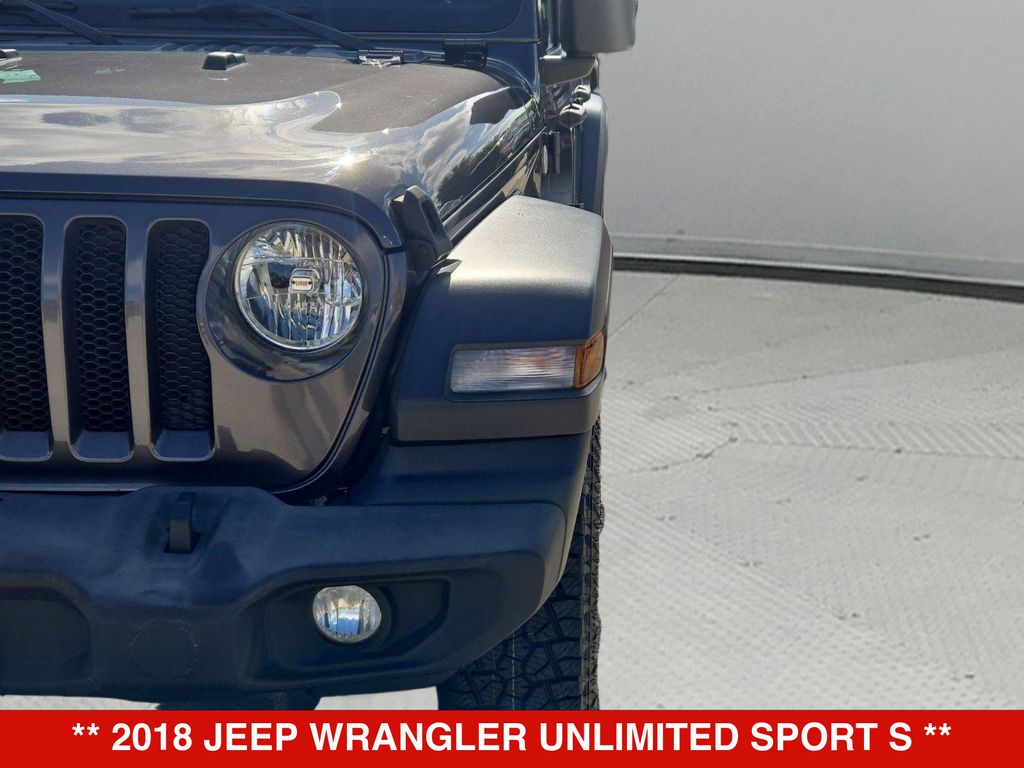 Thumbnail: 2018 Jeep Wrangler - 23