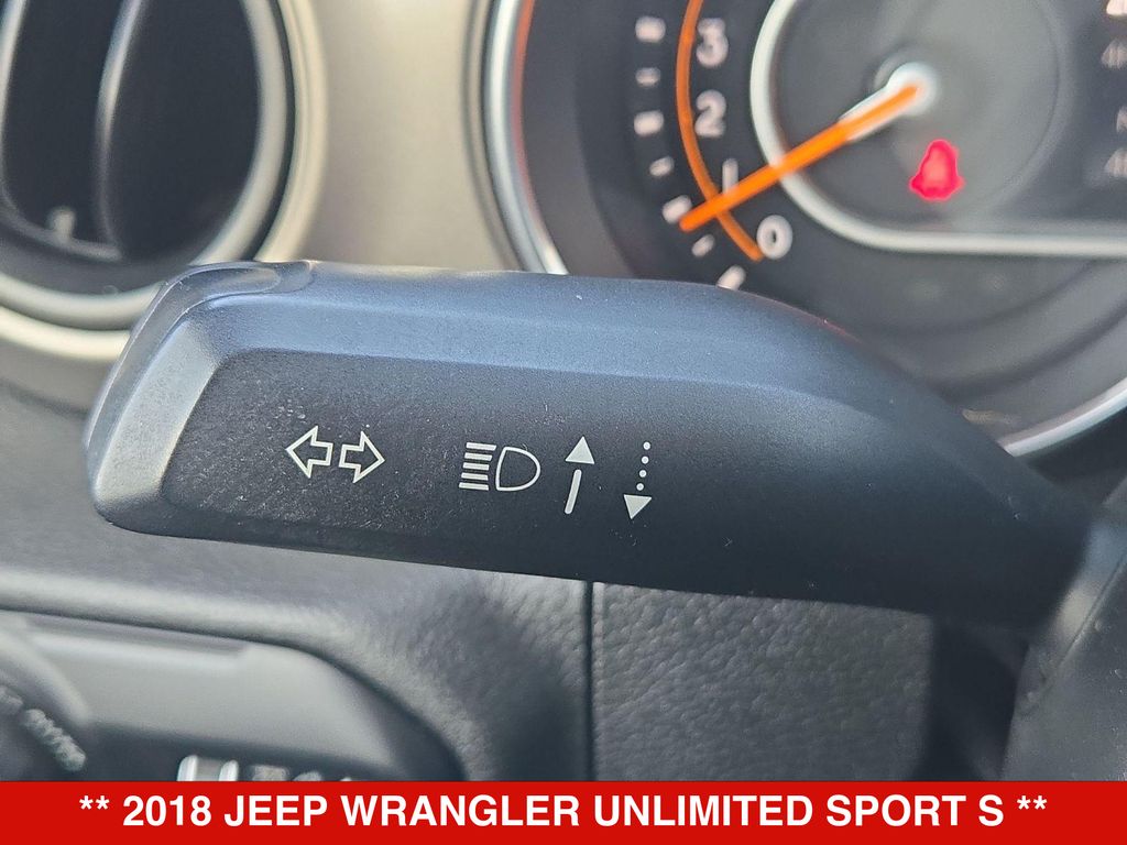 Thumbnail: 2018 Jeep Wrangler - 29