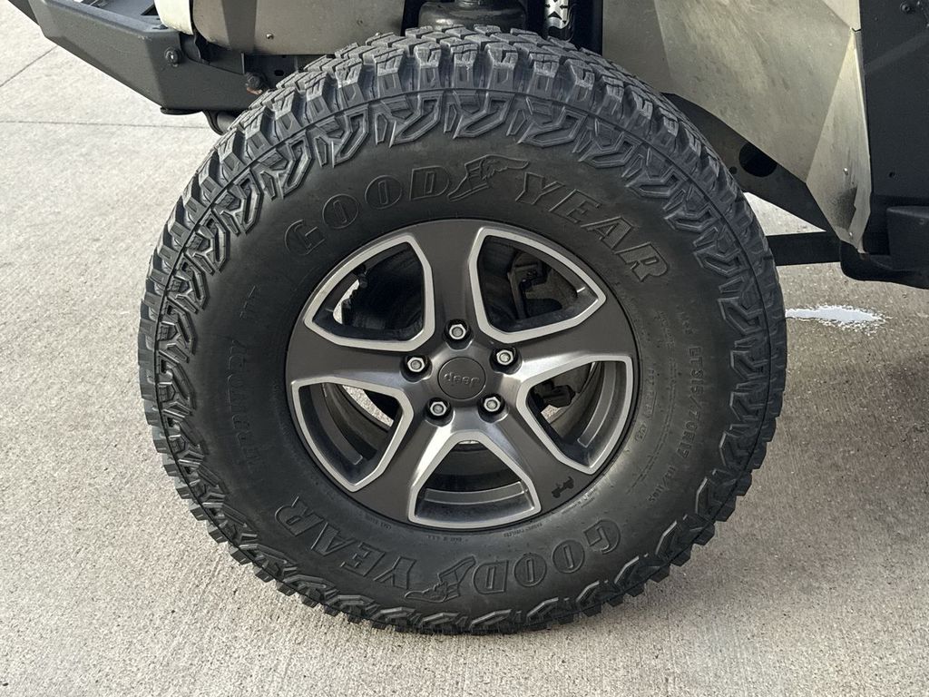 Thumbnail: 2019 Jeep Wrangler - 8