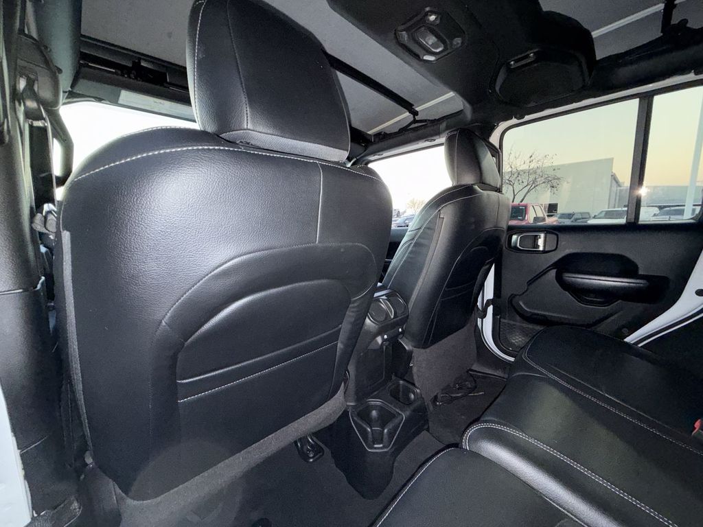 Thumbnail: 2019 Jeep Wrangler - 12