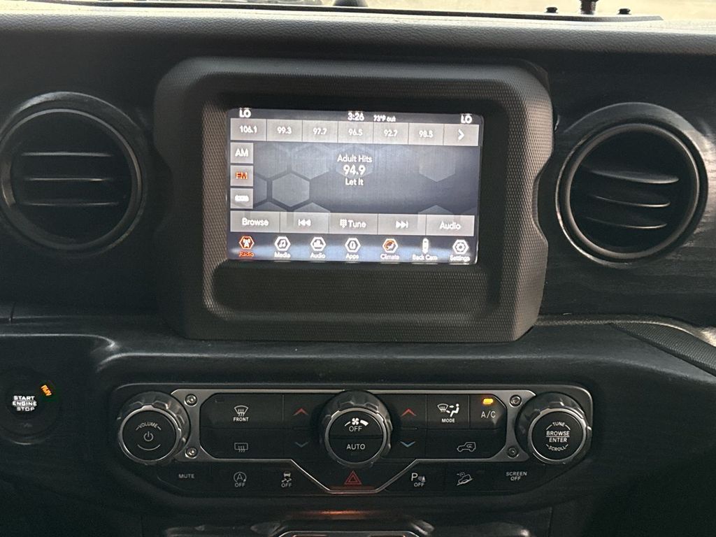 Thumbnail: 2019 Jeep Wrangler - 14