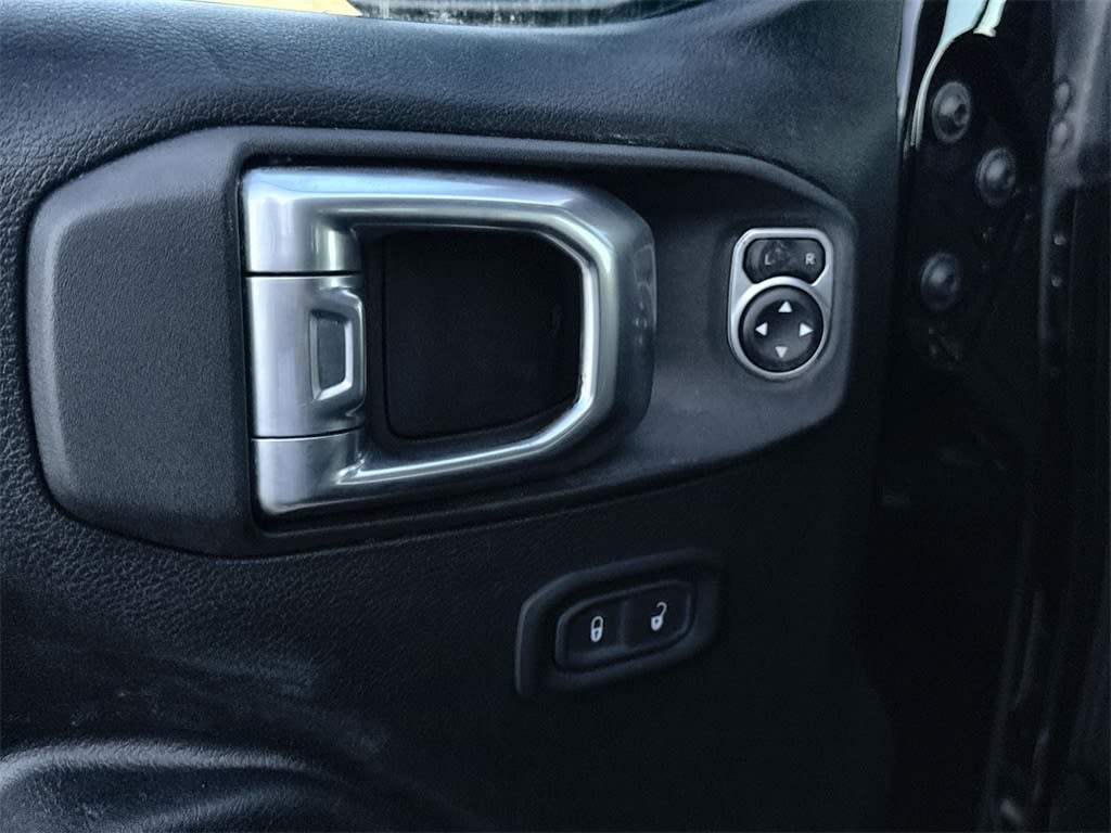 Thumbnail: 2021 Jeep Wrangler - 25