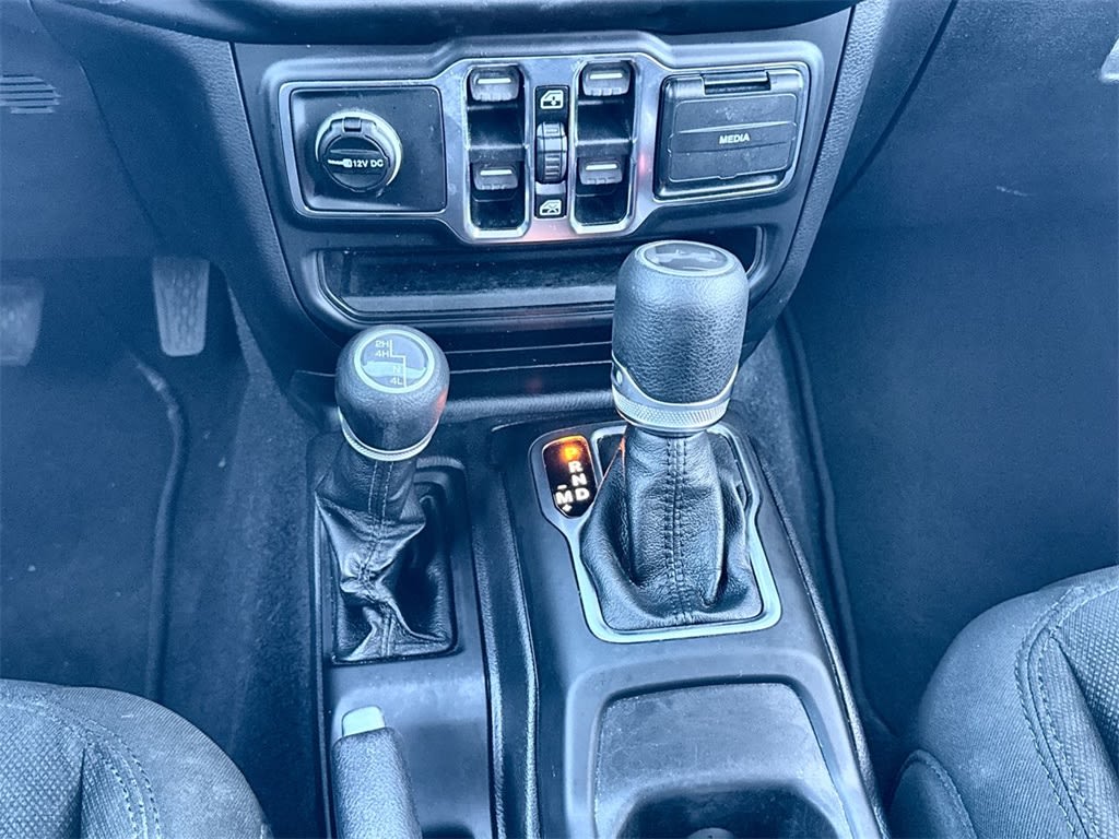 Thumbnail: 2021 Jeep Wrangler - 15