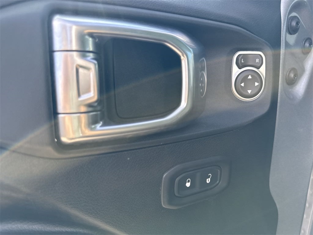 Thumbnail: 2018 Jeep Wrangler - 24