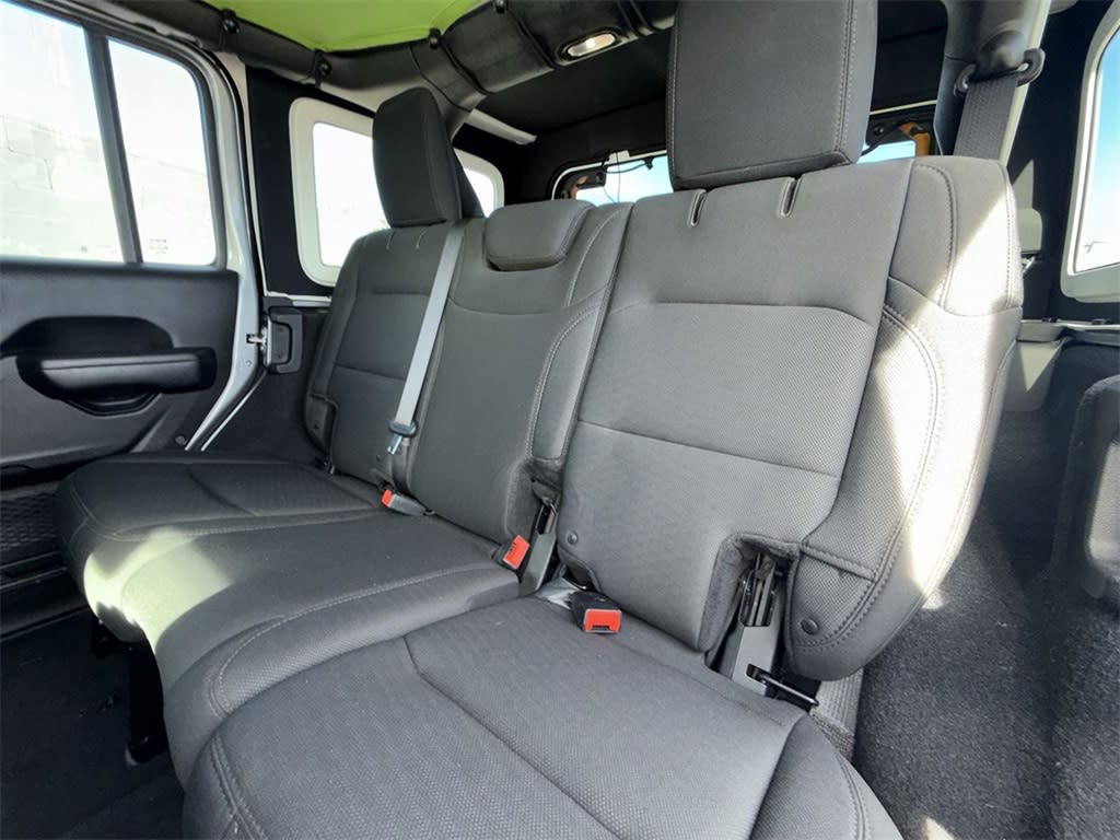 Thumbnail: 2018 Jeep Wrangler - 21