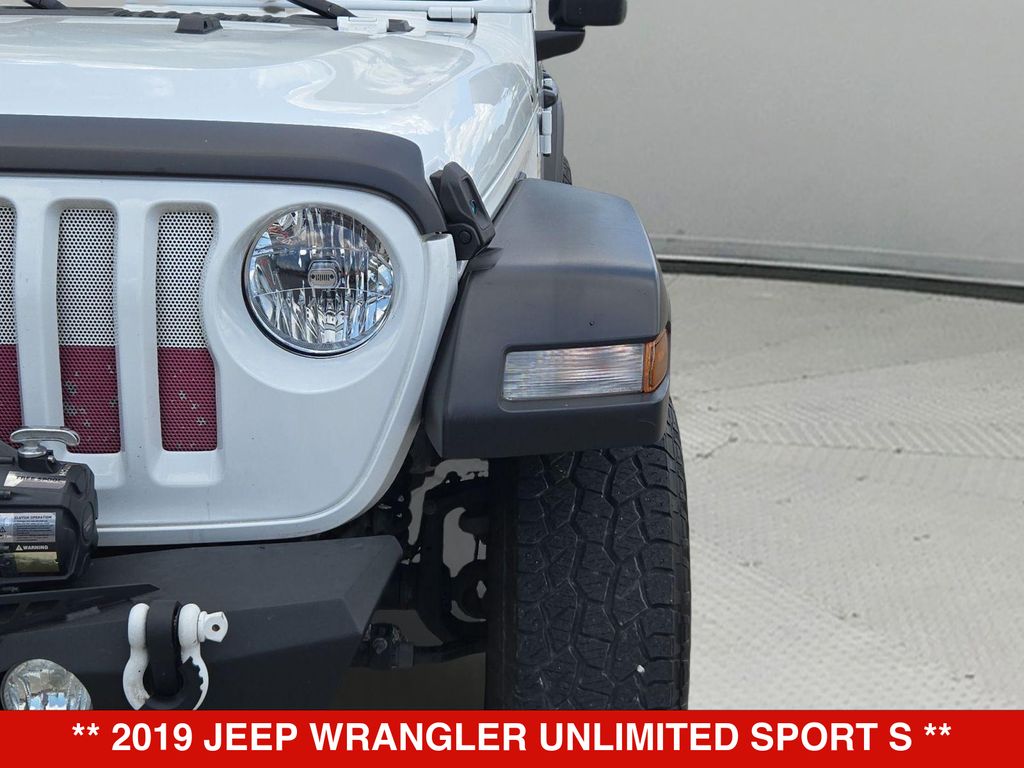 Thumbnail: 2019 Jeep Wrangler - 24