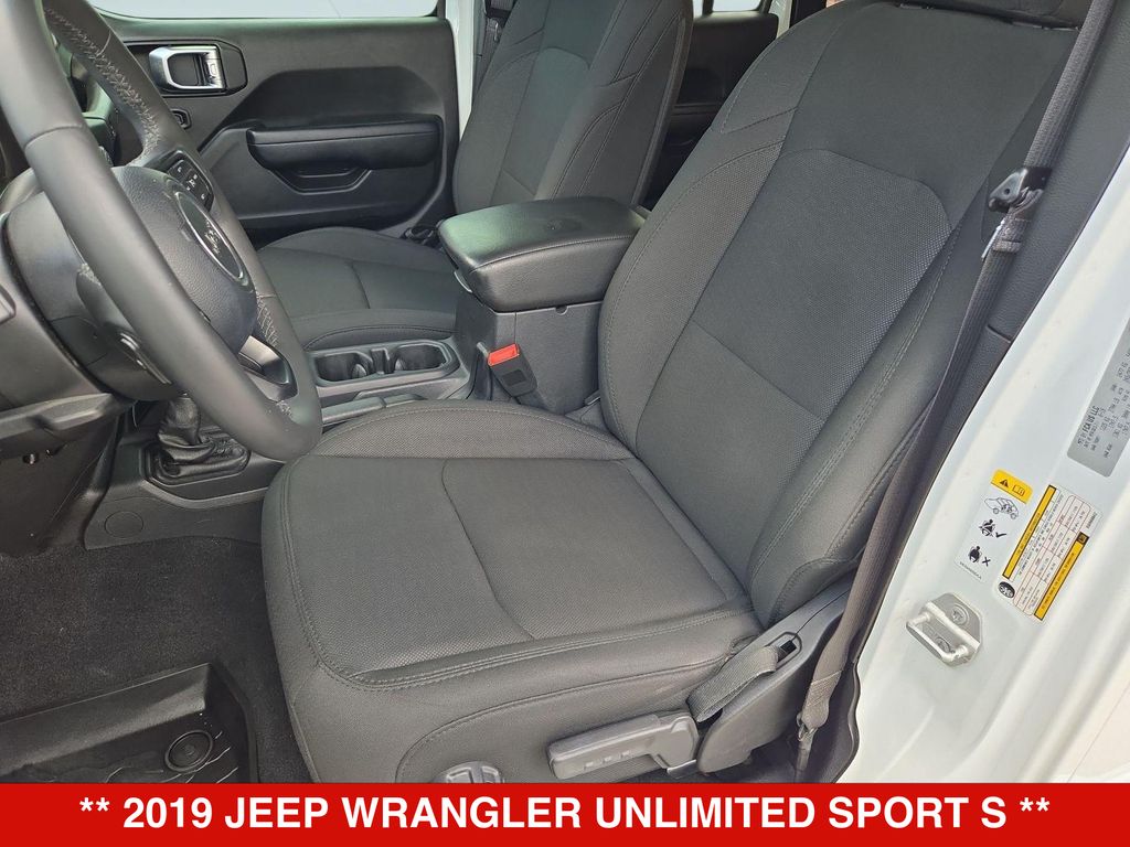 Thumbnail: 2019 Jeep Wrangler - 10
