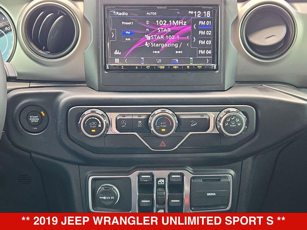 Thumbnail: 2019 Jeep Wrangler - 33