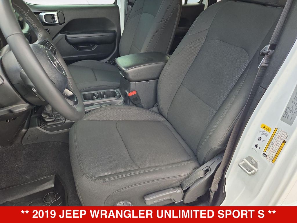 Thumbnail: 2019 Jeep Wrangler - 10