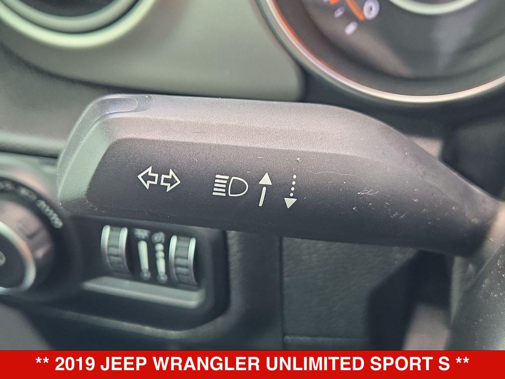 Thumbnail: 2019 Jeep Wrangler - 30
