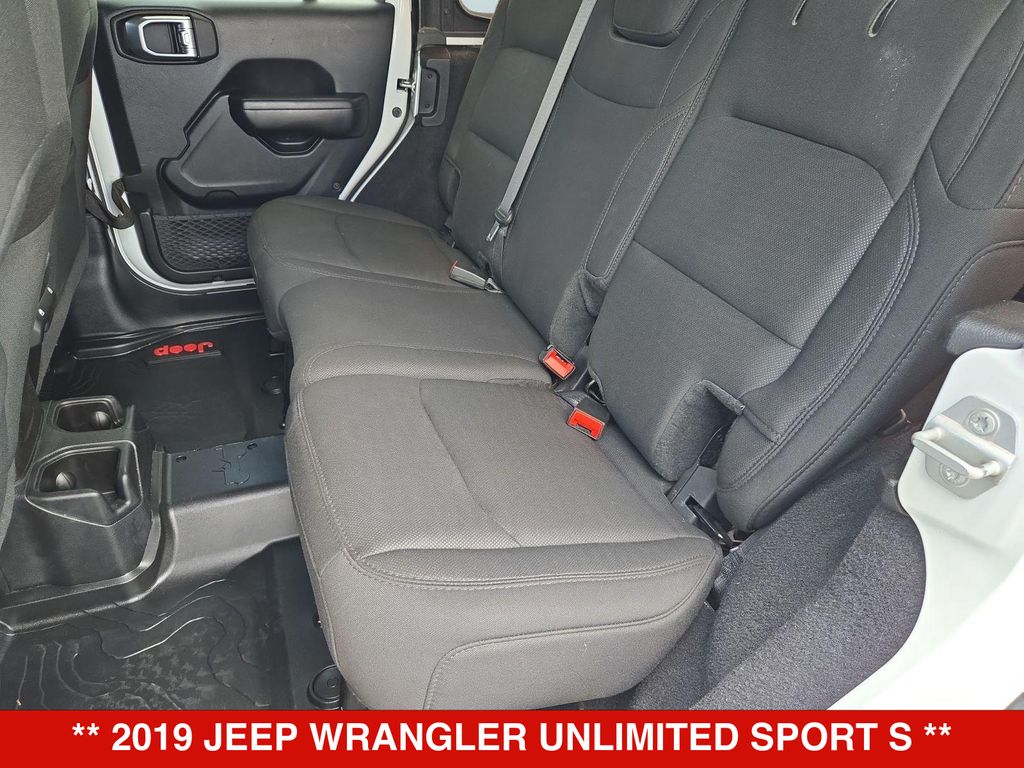 Thumbnail: 2019 Jeep Wrangler - 12