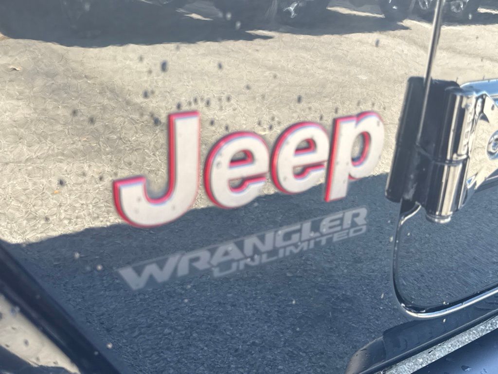 Thumbnail: 2021 Jeep Wrangler - 18