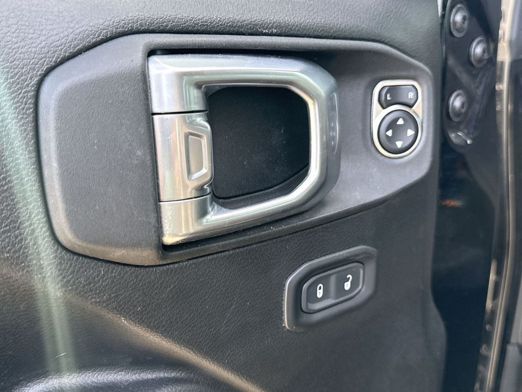 Thumbnail: 2023 Jeep Wrangler - 27