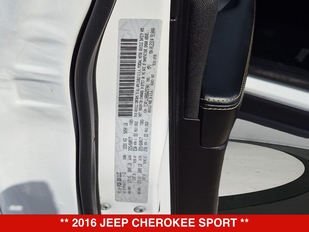 Thumbnail: 2016 Jeep Cherokee - 20