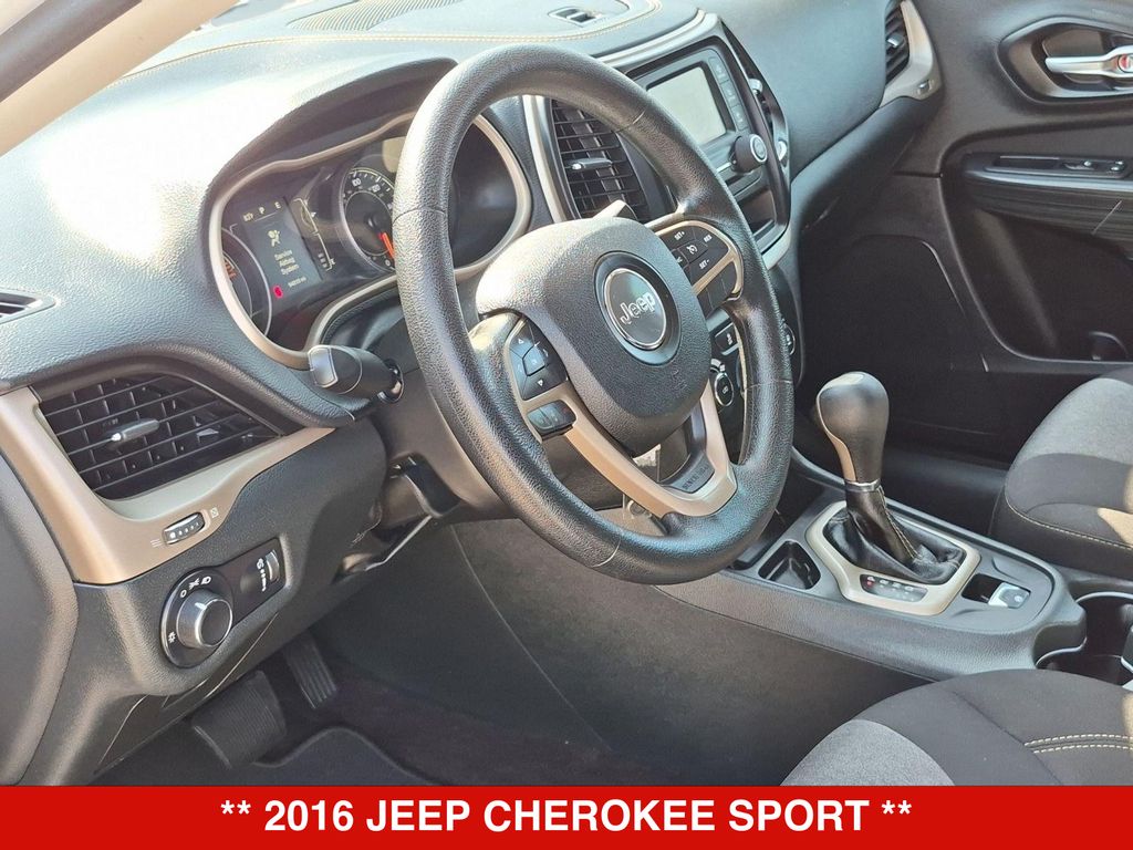 Thumbnail: 2016 Jeep Cherokee - 2